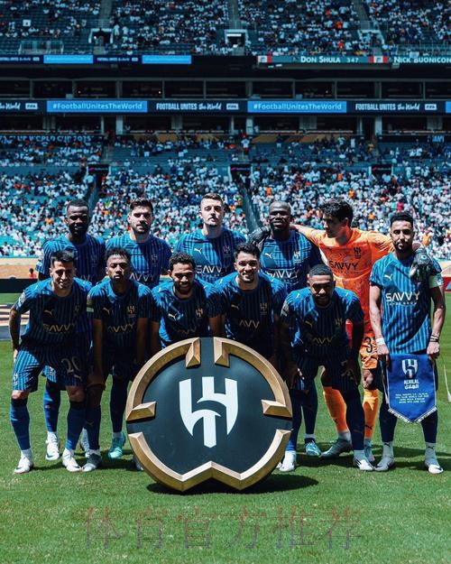 米体:皇马加入米林科维奇争夺战 将与两队竞争 米体:皇马加入米林科维奇争夺战 将与两队竞争