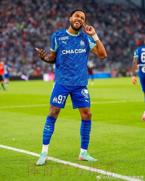 奥巴梅扬:期待和皇马的比赛 佩德里的表现优异